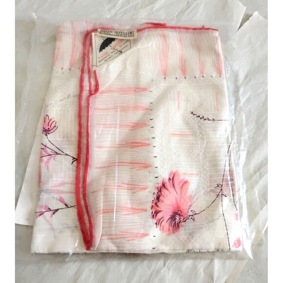 1960s Vintage New Old Stock Water Repellent Scarf, Pink and White Floral Print - Picture 2 of 4